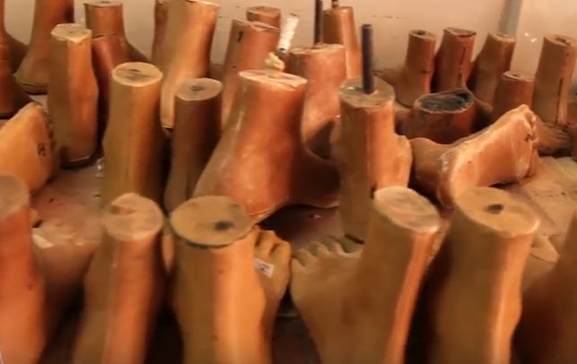 Financements solidaires et transferts de savoir-faire pour alléger le handicap